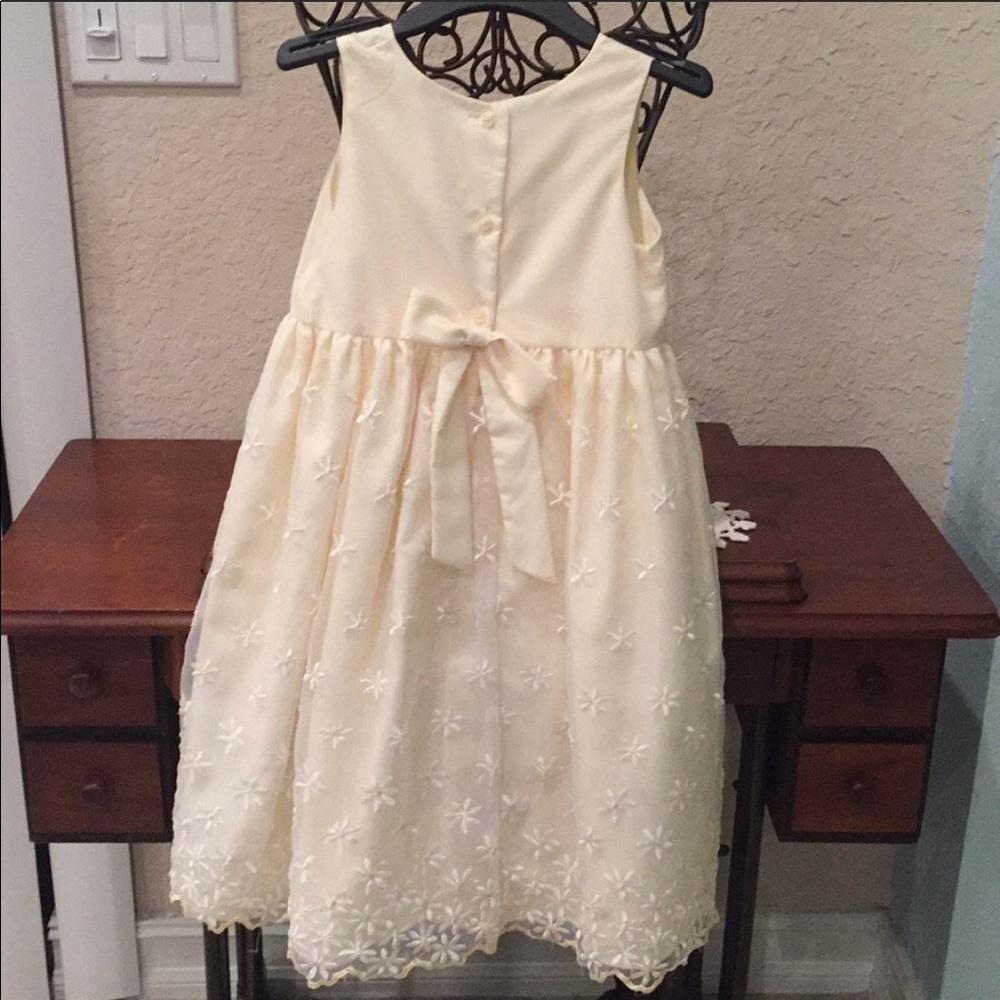Girls party dress. Size 2T.
